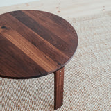 Round walnut coffee table Ritual. 